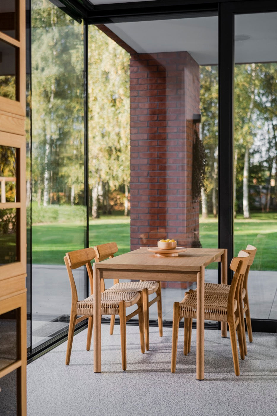 From intimate dinners to lavish feasts, modern dining room inspiration is just a few clicks away. Browse round & rectangular tables, benches, chairs, bar trolleys, and bar stools for japandi or minimalist spaces. Suitable for small and spacious homes.