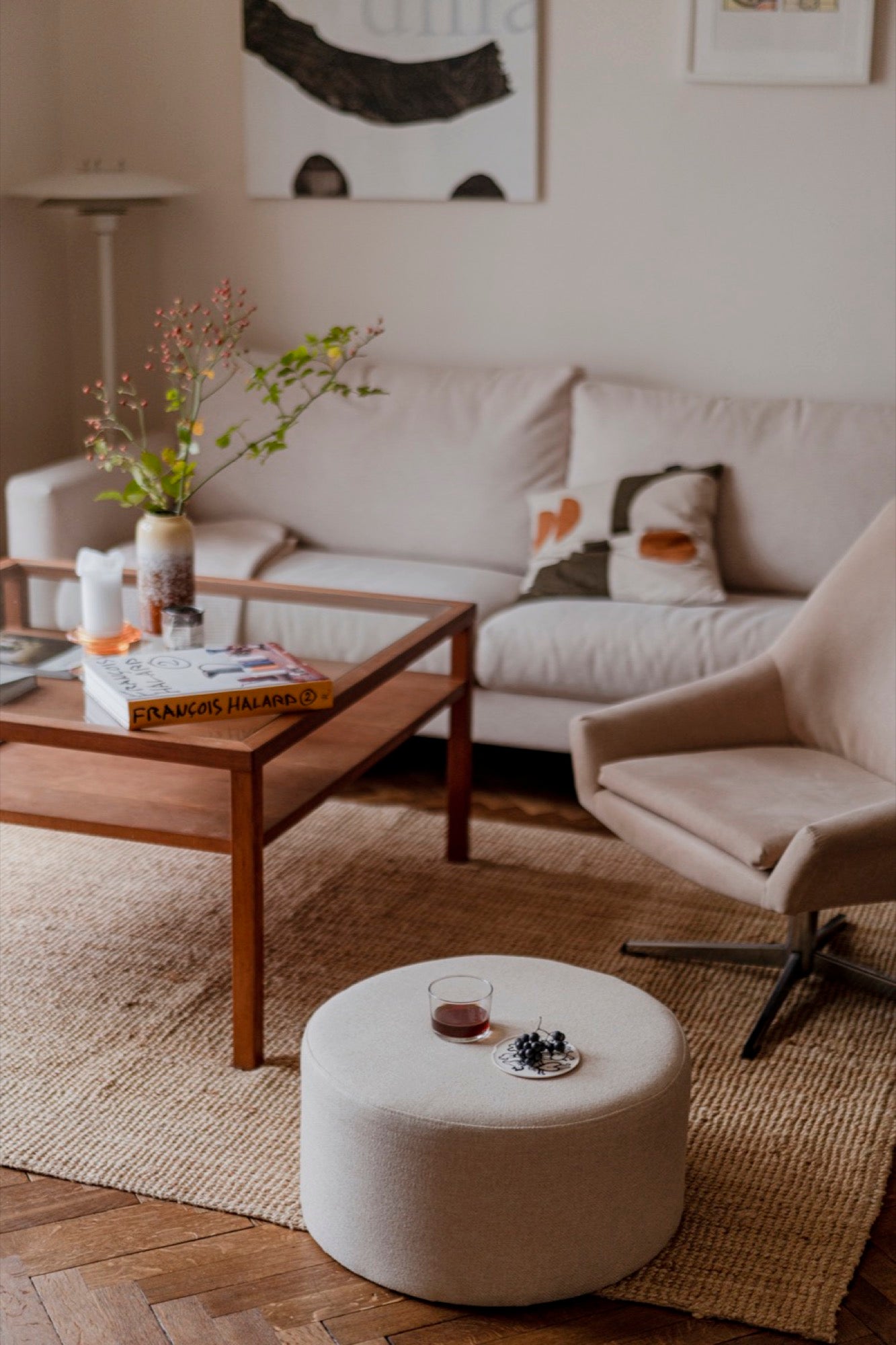 Step into comfort and explore living room ideas for small, cozy, and aesthetic spaces. Discover modern designs including coffee tables, poufs, stools, side tables, sofas, armchairs, ottomans, TV stands, sideboards, and more. Colorful, japandi, or minimal.