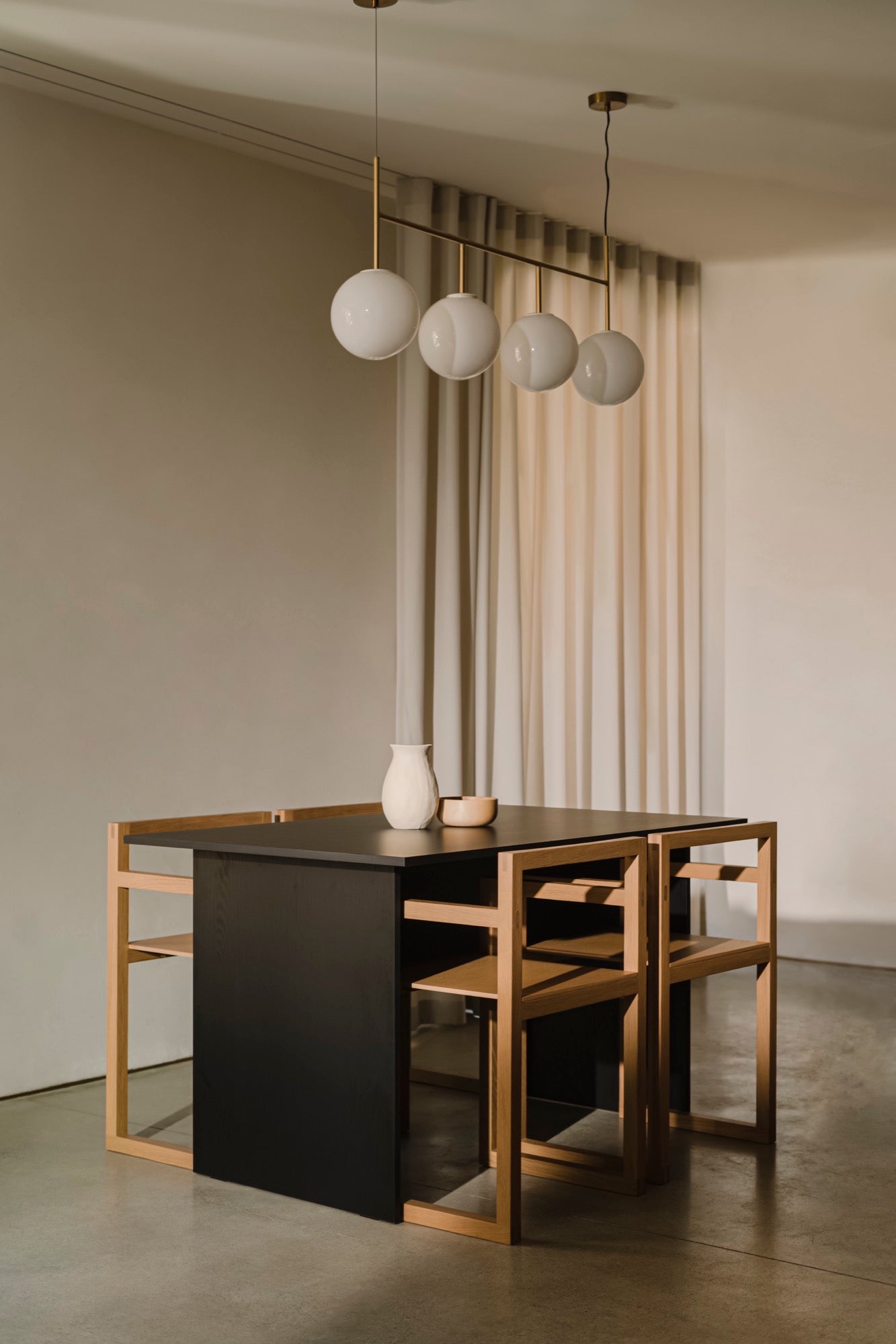 From intimate dinners to lavish feasts, modern dining room inspiration is just a few clicks away. Browse round & rectangular tables, benches, chairs, bar trolleys, and bar stools for japandi or minimalist spaces. Suitable for small and spacious homes.