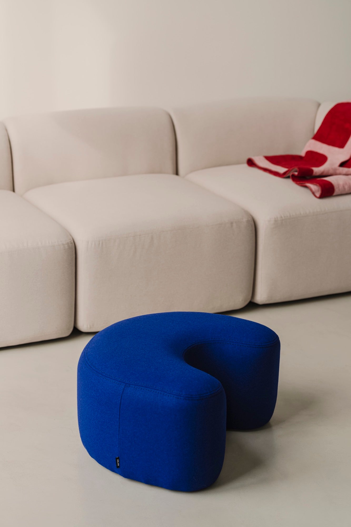 Step into comfort and explore living room ideas for small, cozy, and aesthetic spaces. Discover modern designs including coffee tables, poufs, stools, side tables, sofas, armchairs, ottomans, TV stands, sideboards, and more. Colorful, japandi, or minimal.