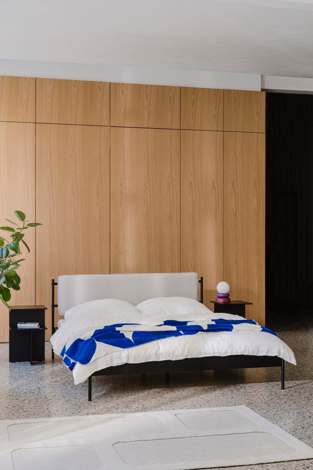 Sleep in style with our modern bedroom furniture designed to elevate your space and enhance your rest. Get inspired by cozy and aesthetic bedroom ideas featuring beds with headboards, bedside tables, benches, ambient lighting, and more.