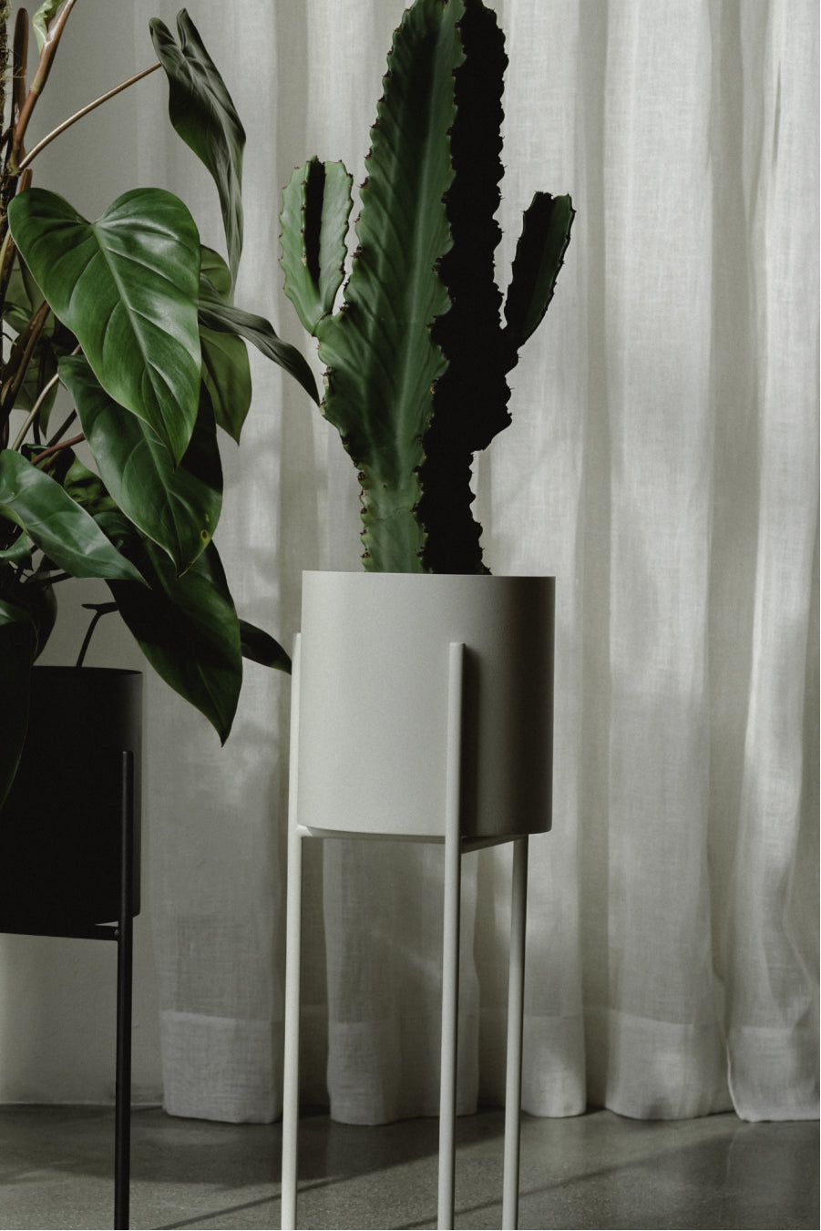 Maki Plant Pot - tall